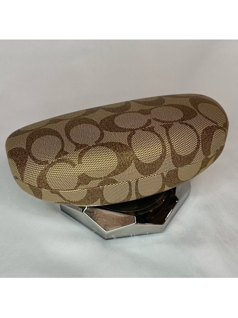 New Coach sunglasses logo clamshell case